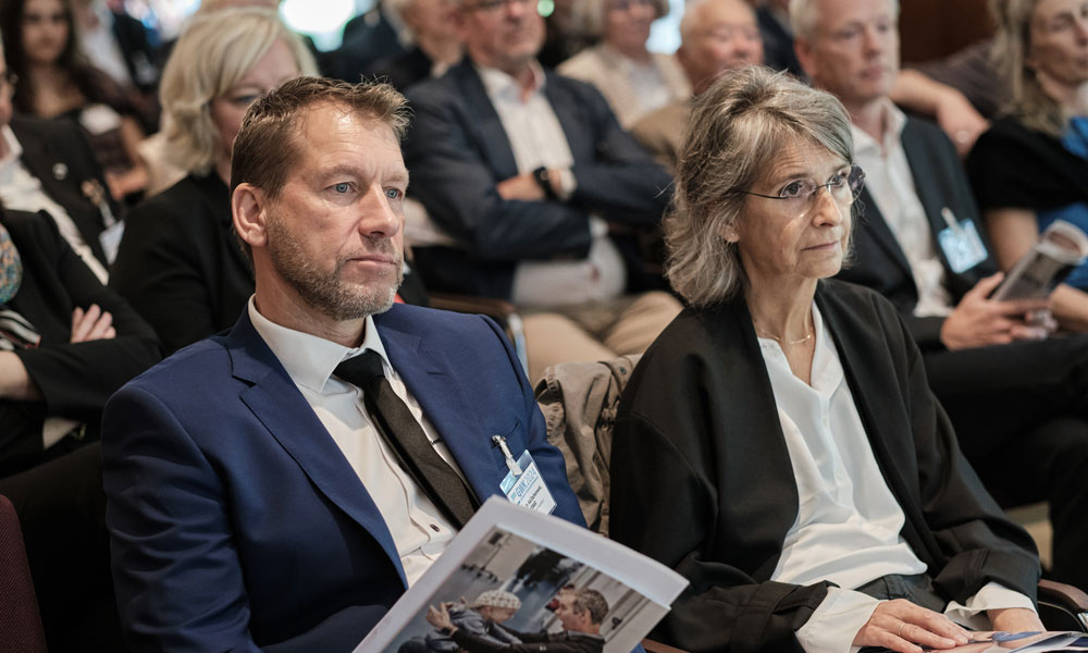 Vorstandsvorsitzender Prof. Dr. Dr. Kai Zacharowski und Schirmherrin Dr. Regina Klakow-Franck