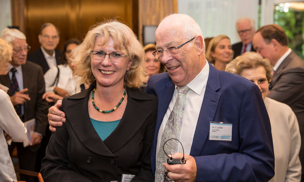 Verleihung des Lohfert-Preises 2016 - Preisträgerin Dr. Pia Heußner und Christoph Lohfert