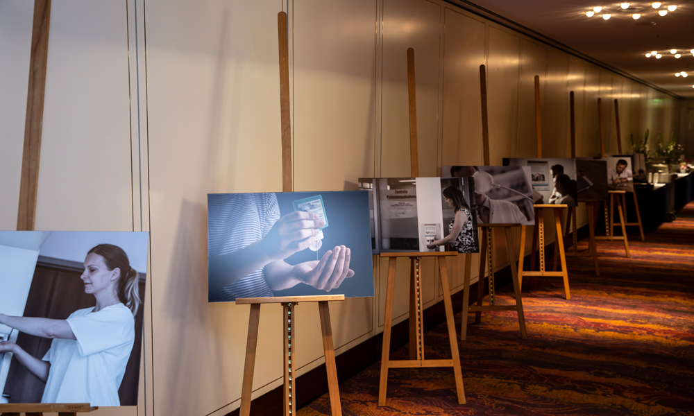 Verleihung des Lohfert-Preises 2018 - Medizinfotograf Bertram Solcher fotografiert jedes Preisträgerprojekt