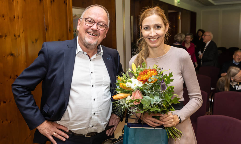 Dr. Andreas Tecklenburg, Jurymitglied für den Lohfert-Preis, mit Medienpreisträgerin Prof. Dr. Sandra Ciesek