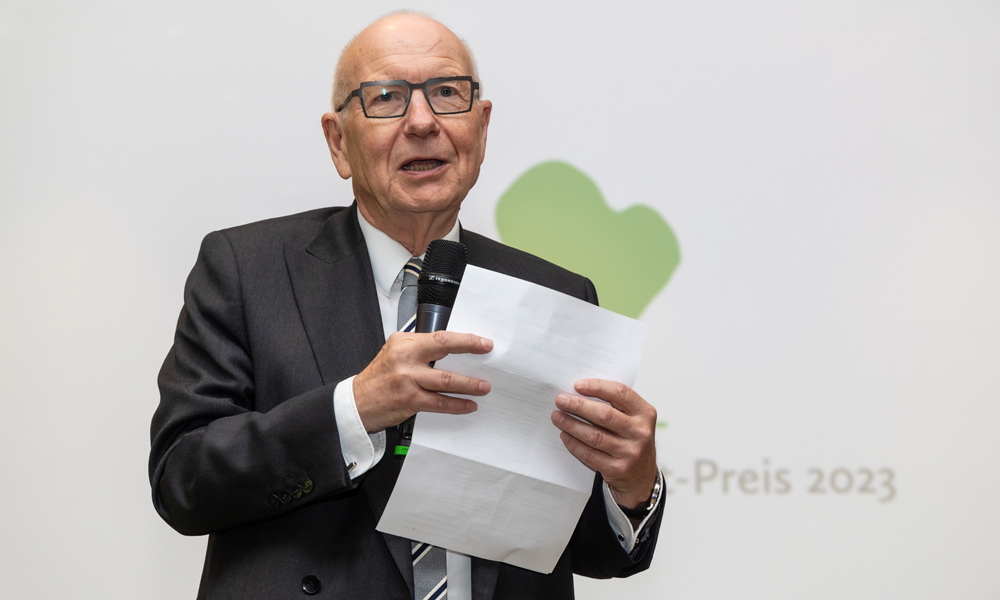 Prof. Heinz Lohmann - er moderierte auch die Verleihung des Lohfert-Preises 2023 im Rahmen des Gesundheitswirtschaftskongresses, Foto: M. Rauhe